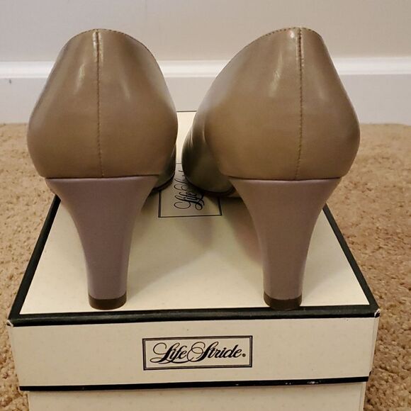 NWOT Life Stride Ladies Heels 8 C - Picture 4 of 8